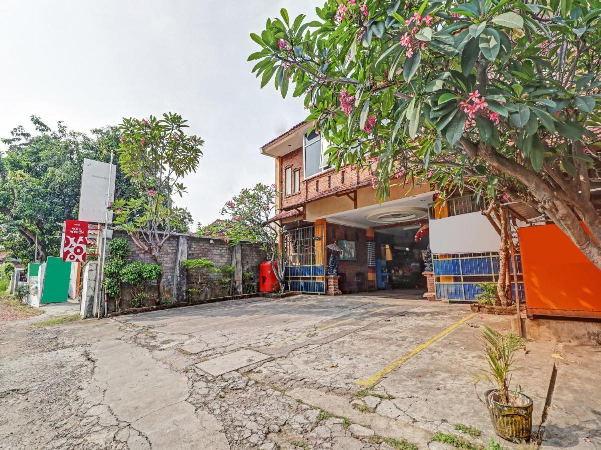Oyo 90408 Hotel Horton Cirebon Dış mekan fotoğraf