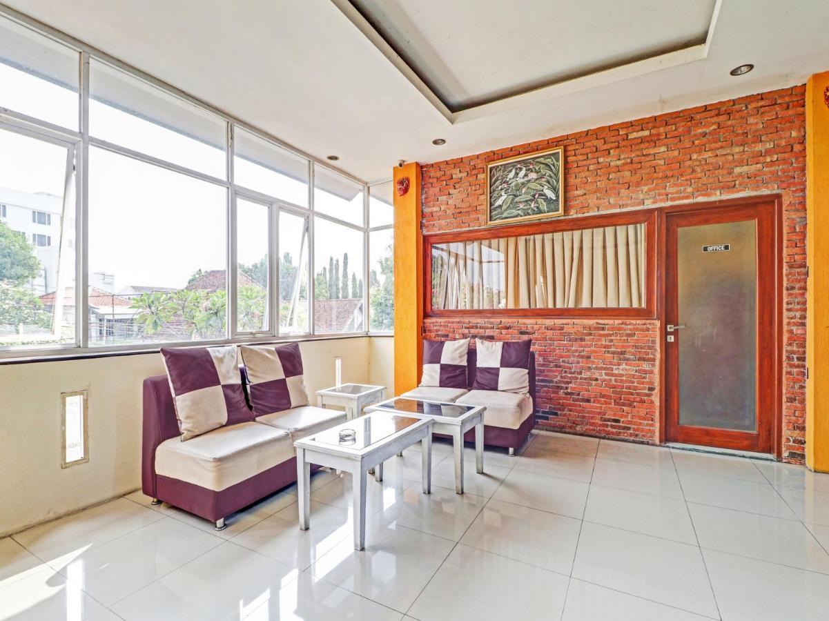 Oyo 90408 Hotel Horton Cirebon Dış mekan fotoğraf